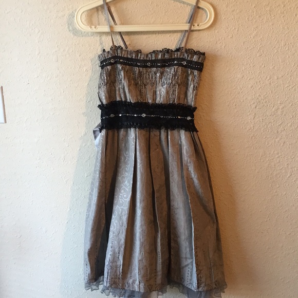 Formal spaghetti strap dress - Picture 1 of 6